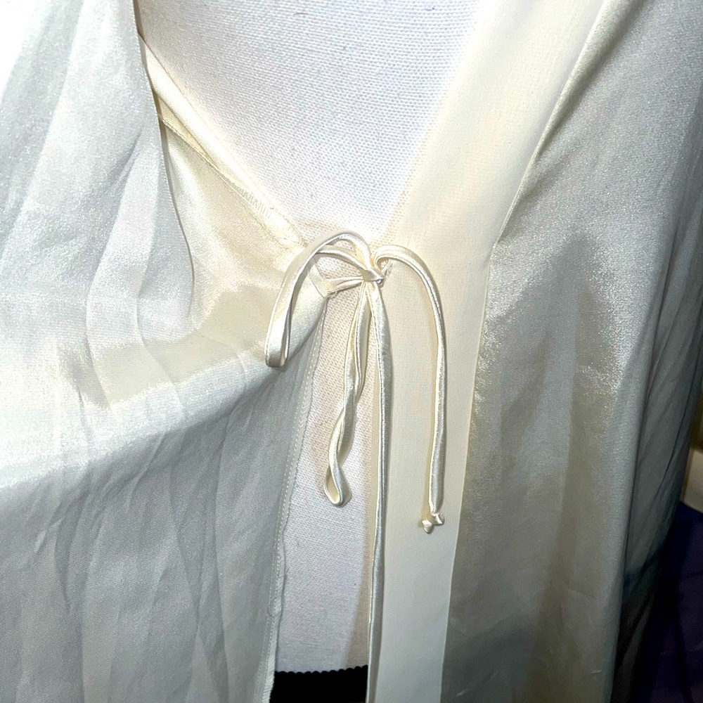 **SOLD ON MARKETPLACE ❤️Cato silky robe with appliqués on chest - Picture 7 of 9